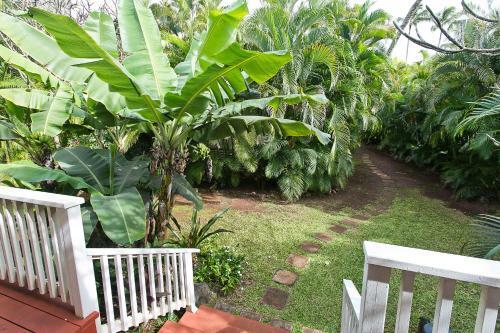 Waimea Point Oceanfront House - (With Air Conditioning)