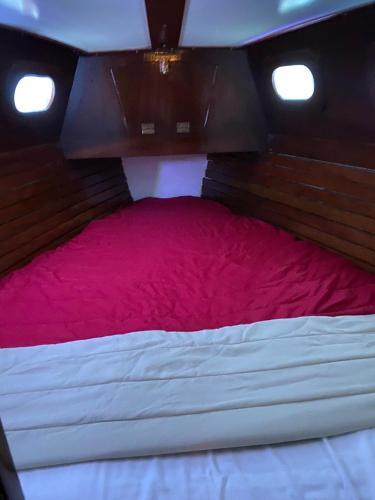 Private Sailing Boat Heart Of City