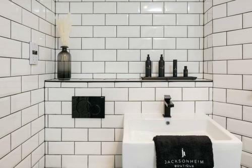 Manchester Warehouse Apartment By Jacksonheim Residences