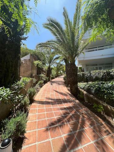 Quiet 2 Bedroom Apartment-sleeps Up To 6