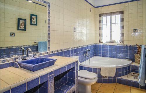 Three-bedroom Holiday Home In Mijas