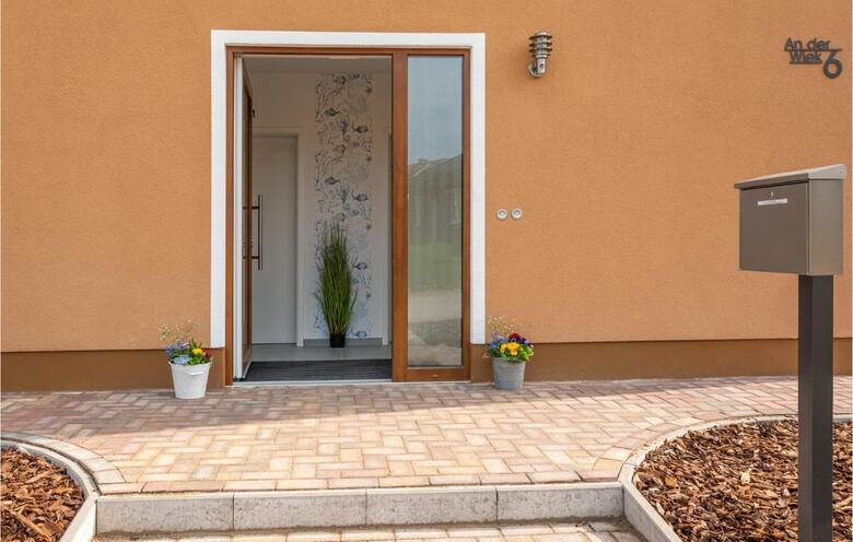 Awesome Home In Kl�tz With Sauna And 4 Bedrooms