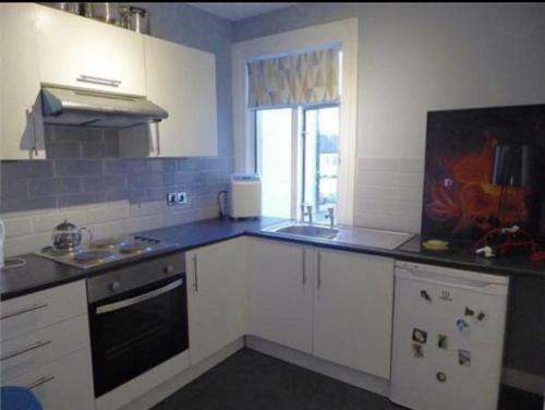 *big House *double Driveway*front & Rear Garden*