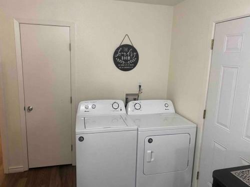 Modern 2 Bedroom Apartment Close To Enmu