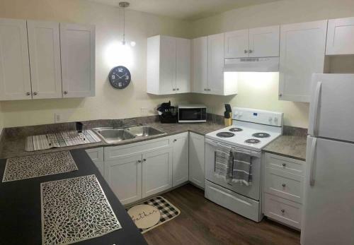 Modern 2 Bedroom Apartment Close To Enmu