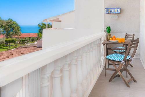 Top Apartment With Sea View And Pool
