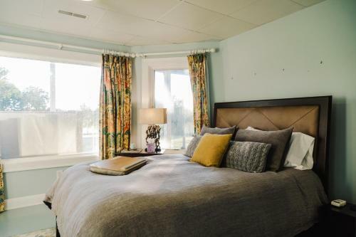 The Above Lakeside Retreat Nashville