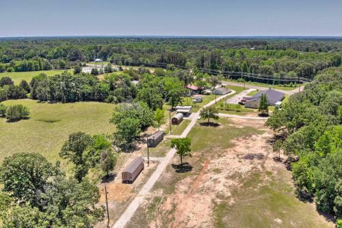 Apartamento Modern Alba Tiny Home Near Lake Fork Boating!