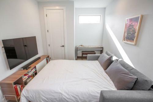 Chic Central Austin 2b House W/ Tesla Charger