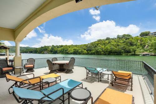 The Above Atx Resort On Lake Austin
