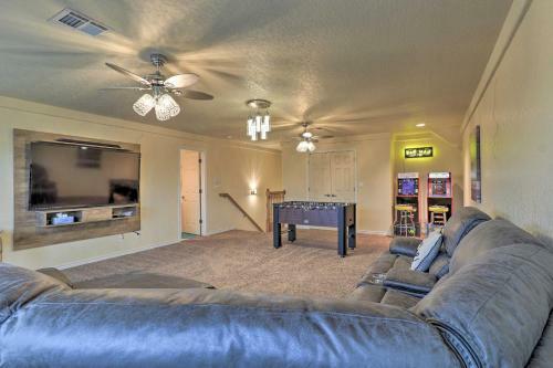 Family-friendly Woodway Home With Private Yard!