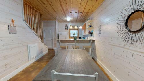 Villa Tc603 Townhome Located In Town, Close To Beach, Shared Pool, Pet Friendly
