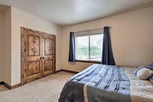 Pet-friendly Adventure Hub, 17 Mi To Slopes!