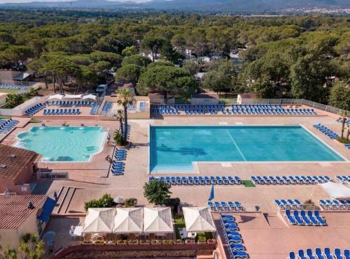 Bungalow de Luxe de 60m2 Dans Camping 5 �toiles