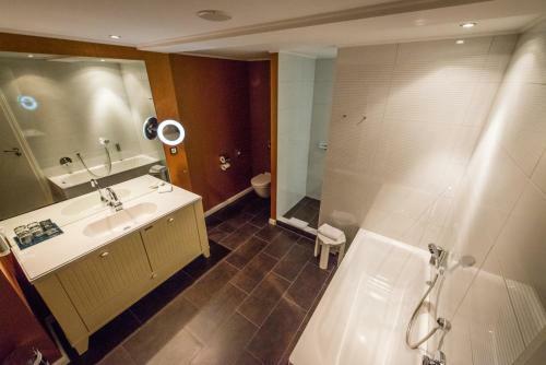 Hotel Business & More