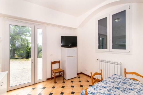 Chiavari Cozy Apartments In Villa With Shared Garden & Parking