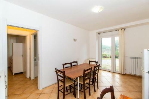 Chiavari Cozy Apartments In Villa With Shared Garden & Parking