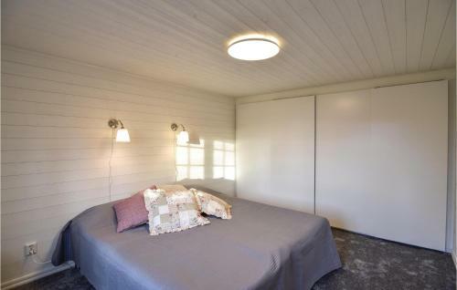 Three-bedroom Holiday Home In Animskog