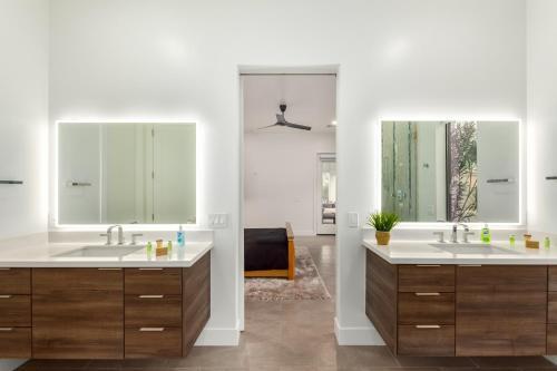 33rd Modern Phoenix Home