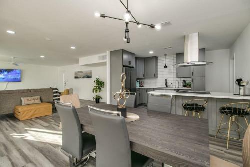 Prime Location - Modern New - Swim, Play And Relax