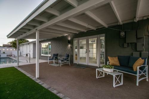 Prime Location - Modern New - Swim, Play And Relax