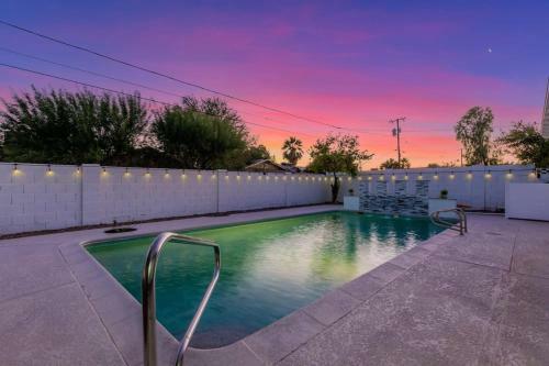 Prime Location - Modern New - Swim, Play And Relax