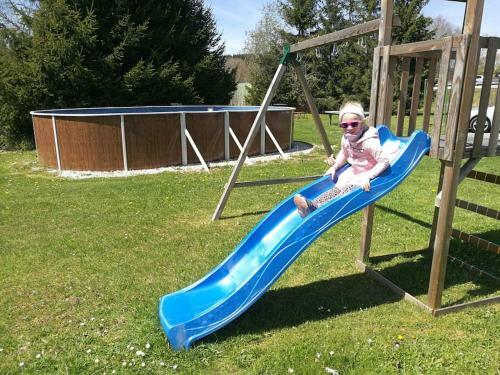 Rodinn� Apartm�n Na B?ehu Lipna