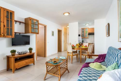 Lovely Apartment Pool View!! Close To Beach