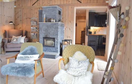 Three-bedroom Holiday Home In Hovet