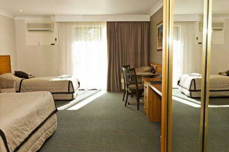 Best Western Hilltops Retreat Motor Inn
