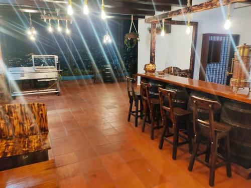 11 Bedroom Gym Luxury Villa - Heated Pool Jacuzzi