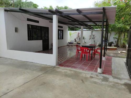 Villa Se Alquila Casa Quinta Con Piscina Privada Y Jacuzzi.