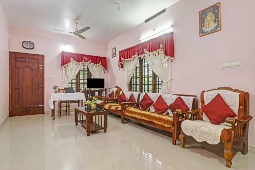 Hotel Oyo 89177 Paalackal Homes