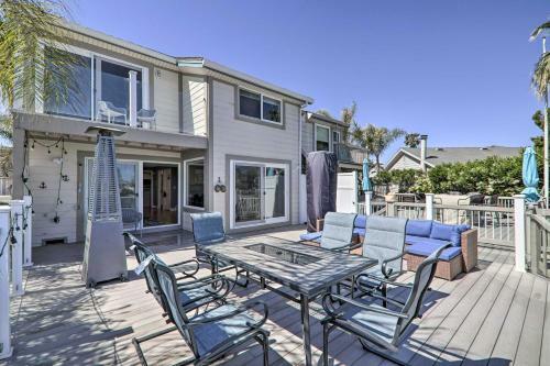 Discovery Bay Retreat With Balcony And Boat Dock!