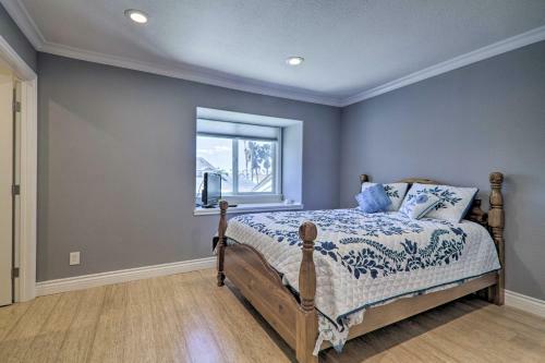 Discovery Bay Retreat With Balcony And Boat Dock!