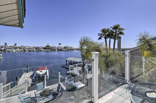Discovery Bay Retreat With Balcony And Boat Dock!
