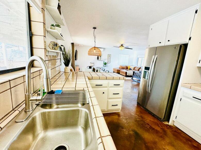Ravens Nest Ranch, Fire Pit , Views, Near Jt Park!