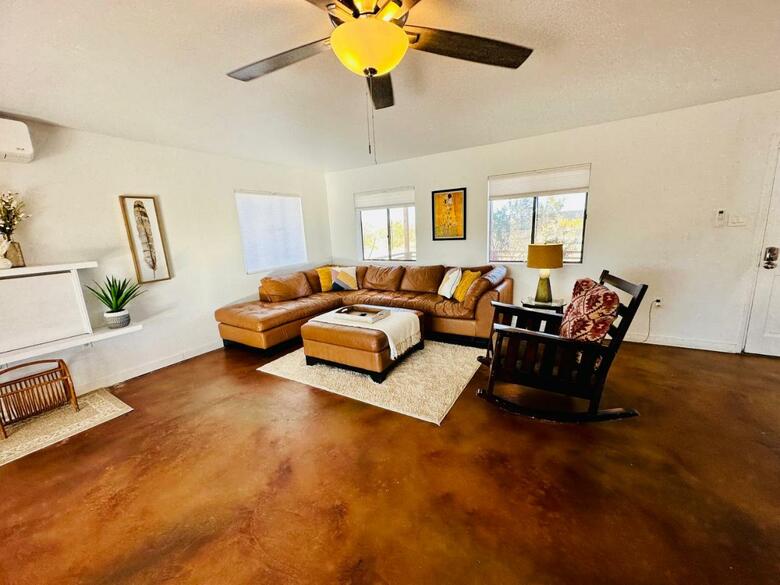 Ravens Nest Ranch, Fire Pit , Views, Near Jt Park!