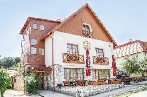 Hostal Erzs�bet Vend�gh�z - Csesznek