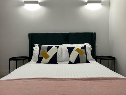 Brentford Apartments By Charles Hope