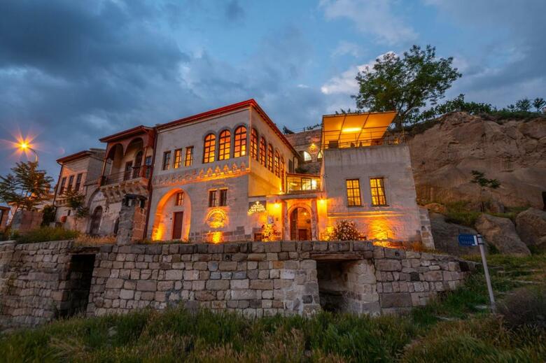 Hotel Kapalos Cave Suites