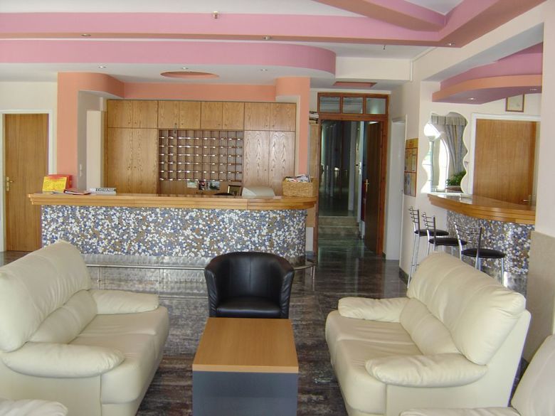 Hotel Zeus (.)