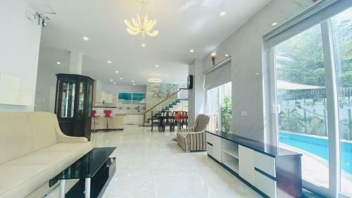 Villa H? B?i G?n Bi?n Longcung Resort