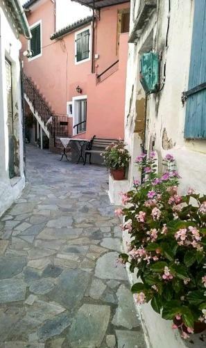 Traditional House In Kinopiastes Corfu