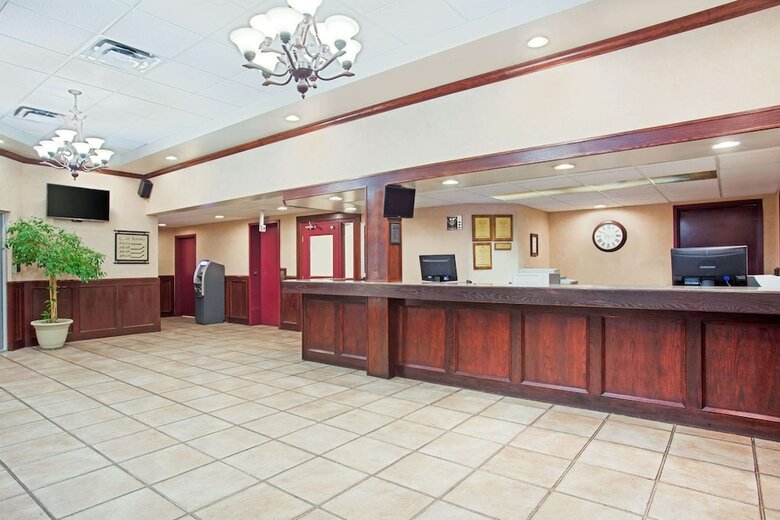 Hotel Ramada Inn & Suites Red Deer