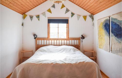 Beautiful Home In M�rbyl�nga With 3 Bedrooms