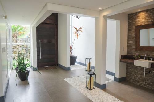Villa Casa Spa Com Piscina de Borda Infinita