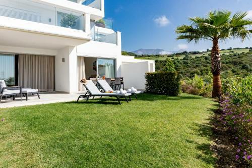 Beautiful Apartment In Alcazaba Lagoon