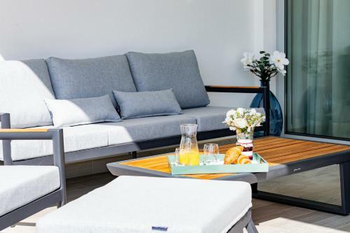 Beautiful Apartment In Alcazaba Lagoon
