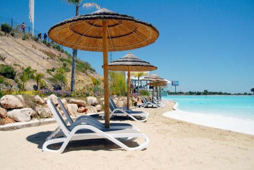Beautiful Apartment In Alcazaba Lagoon